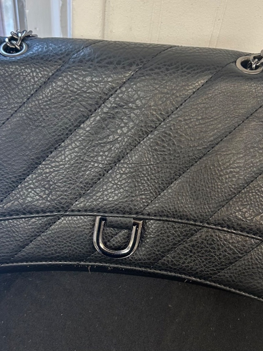 Handbag - Picture 2 of 3